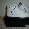 Jug Chris Haffey Shoes White